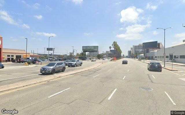 Street view of Dollar General