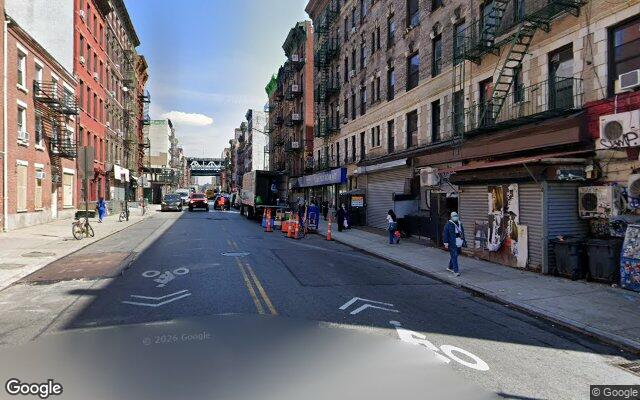 Street view of Symphony Market