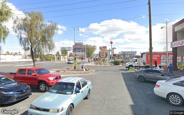 Street view of Mom & Pops Liquor