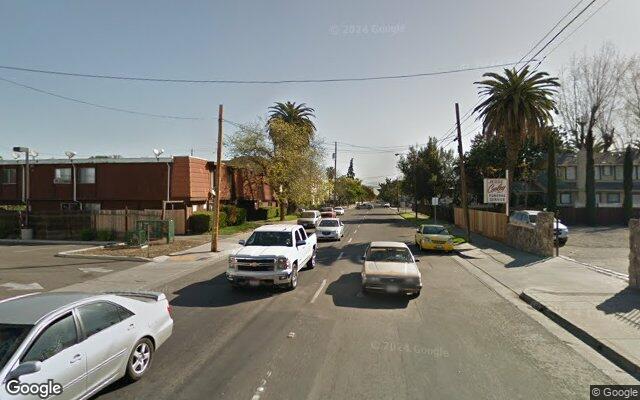 Street view of Cal Park Liquor
