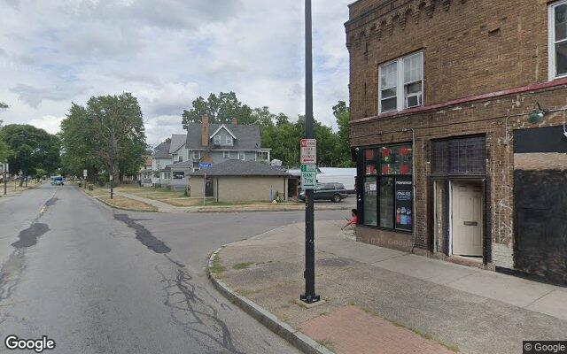 Street view of Sherwood Mini Market