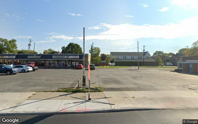 Street view of Straight Up Smoke Shop & Food Mart