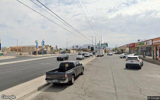 Street view of Maxi Mart