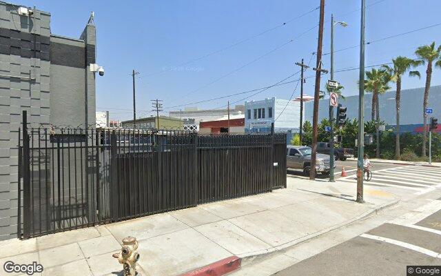 Street view of La Bodega Fresh
