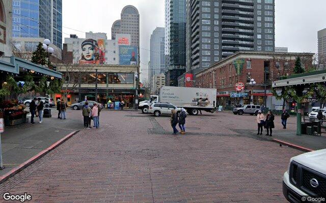 Street view of Pike Place Fish Market