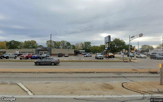 Street view of Dollar General