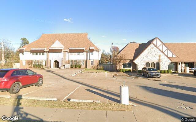 Street view of Braum's 17